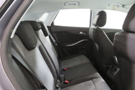 Vauxhall Grandland X SE Image 16