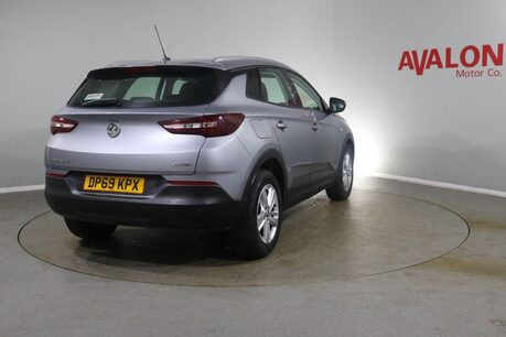Vauxhall Grandland X SE Image 10