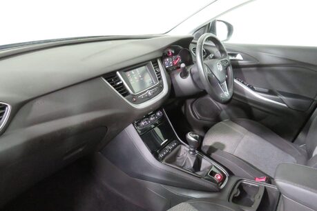 Vauxhall Grandland X SE Image 19