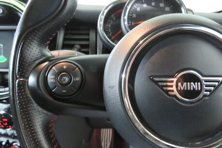 Mini Hatch COOPER SPORT Image 21