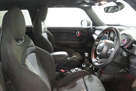 Mini Hatch COOPER SPORT Image 22