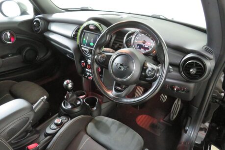 Mini Hatch COOPER SPORT Image 12