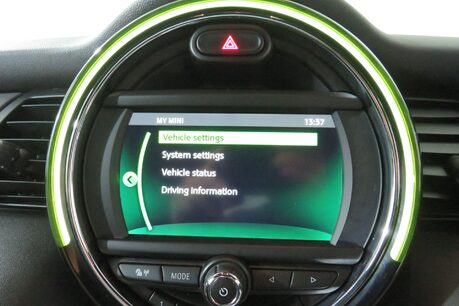 Mini Hatch COOPER SPORT Image 17