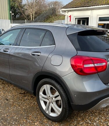 Mercedes-Benz GLA Class GLA200 CDI SE PREMIUM PLUS..GLASS ROOF 6 SERVICES! £35 ROAD TAX! 62 MPG! 3