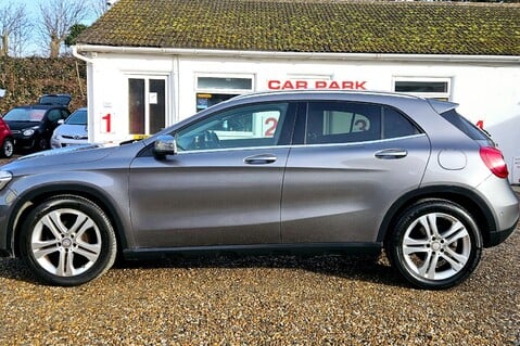 Mercedes-Benz GLA Class GLA200 CDI SE PREMIUM PLUS..GLASS ROOF 6 SERVICES! £35 ROAD TAX! 62 MPG! 39