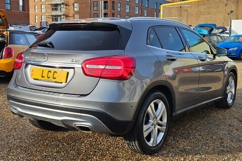 Mercedes-Benz GLA Class GLA200 CDI SE PREMIUM PLUS..GLASS ROOF 6 SERVICES! £35 ROAD TAX! 62 MPG! 8