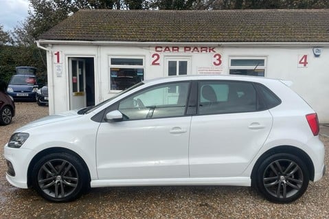 Volkswagen Polo R LINE TSI..1 PREVIOUS OWNER..5 MAIN DEALER SERVICES..ONLY £20 R/TAX    8