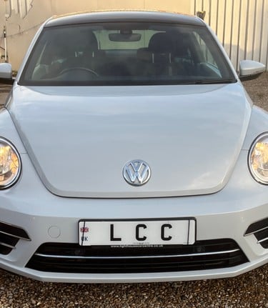 Volkswagen Beetle DESIGN TSI BLUEMOTION TECHNOLOGY..1 PREVIOUS OWNER.. 3