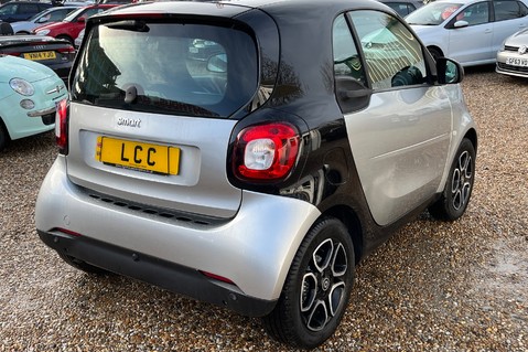 Smart Fortwo Coupe PRIME PREMIUM... 1 PREVIOUS OWNER... 7 SERVICE STAMPS 22