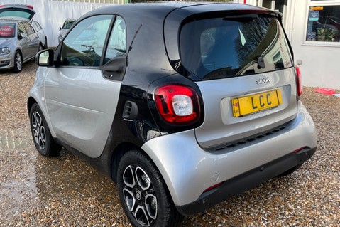 Smart Fortwo Coupe PRIME PREMIUM... 1 PREVIOUS OWNER... 7 SERVICE STAMPS 15