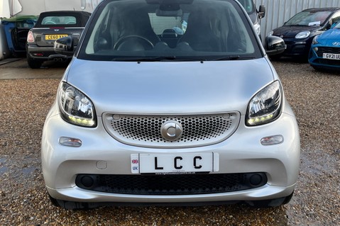 Smart Fortwo Coupe PRIME PREMIUM... 1 PREVIOUS OWNER... 7 SERVICE STAMPS 8