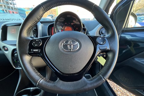 Toyota Aygo VVT-I X-PLAY X-SHIFT.. AUTOMATIC.. NO ROAD TAX 13