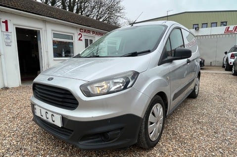 Ford Transit Courier BASE TDCI.. NO VAT !!! 1 PREVIOUS OWNER.. 8 SERVICE STAMPS 9