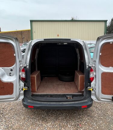 Ford Transit Courier 1.5 TDCI.. NO VAT !!! 68 MPG!! 1 PREVIOUS OWNER.. 8 SERVICE STAMPS.. DAB.. 3