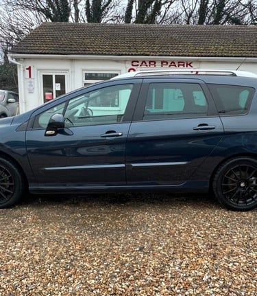 Peugeot 308 E-HDI ESTATE ACTIVE CAN BE A 7 SEATER..SAT NAV..8 SERVICE STAMPS 3