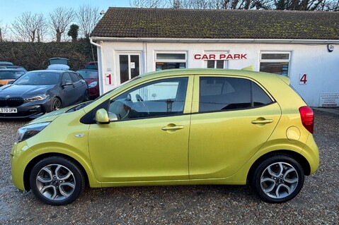 Kia Picanto 1.0 ZEST.. 3 KIA SERVICES.. REVERSING CAMERA. APPLE CARPLAY. LOW INSURANCE. 40