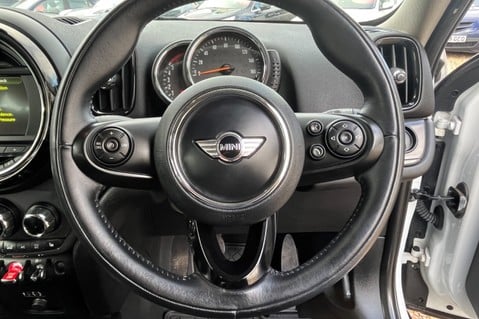 Mini Countryman COOPER D..CHILLI PACK MEDIA PACK XL..STUNNING EXAMPLE..ONLY 25000 MILES  19