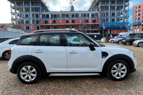 Mini Countryman COOPER D..CHILLI PACK MEDIA PACK XL..STUNNING EXAMPLE..ONLY 25000 MILES  1