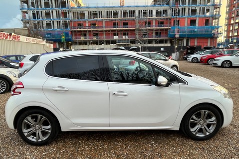 Peugeot 208 ALLURE..1 PREVIOUS OWNER..8 SERVICE STAMPS..£20.00 R/TAX  1