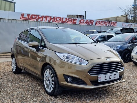 Ford Fiesta TITANIUM.. 1 PREVIOUS OWNER.. 10 FORD SERVICES.. 65 MPG..£ZERO ROAD TAX