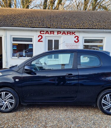 Citroen C1 FEEL.. ONLY 19000 MILES.. STUNNING EXAMPLE.. £ZERO ROAD TAX 3