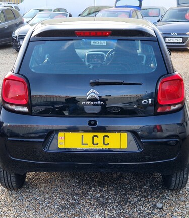 Citroen C1 FEEL.. ONLY 19000 MILES.. STUNNING EXAMPLE.. £20 ROAD TAX 3