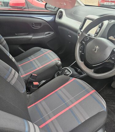 Peugeot 108 1.0 ACTIVE  JUST 25000 MILES! £20 TAX 68 MPG! LOW INSURANCE 4 SERVICES! 3