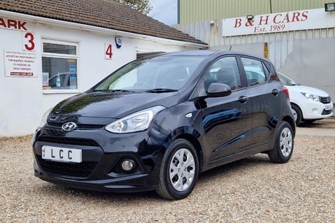 Hyundai i10 1.2 SE ONLY 53000 MILES! LOW INSURANCE! £35 ROAD TAX! 9