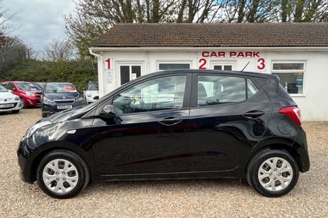 Hyundai i10 1.2 SE ONLY 53000 MILES! LOW INSURANCE! £35 ROAD TAX! 3