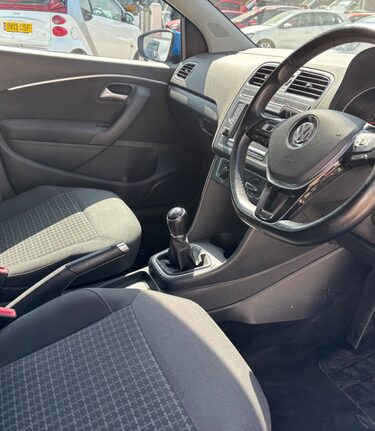 Volkswagen Polo MATCH TSI..9 MAIN DEALER SERVICES..DAB RADIO..CRUISE CONTROL.£20 R/TAX  3