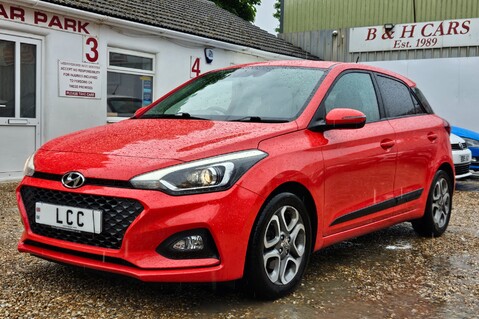 Hyundai i20 1.0 T-GDI PREM NAV 1 PREVIOUS KEEPER!  7 SERVICES..SAT NAV..REVERSE CAMERA 3