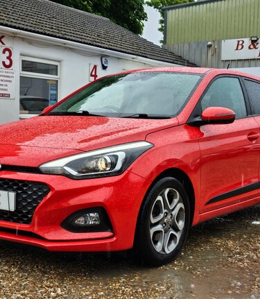 Hyundai i20 1.0 T-GDI PREM NAV 1 PREVIOUS KEEPER!  7 SERVICES..SAT NAV..REVERSE CAMERA 3