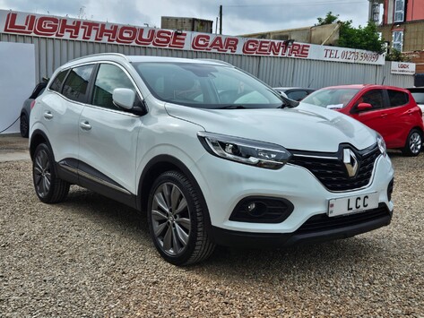 Renault Kadjar ICONIC TCE..1 OWNER..FSH..SAT NAV..CRUISE..1/2 LEATHER..REVERSING CAMERA