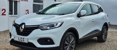 Renault Kadjar ICONIC TCE..1 OWNER..FSH..SAT NAV..CRUISE..1/2 LEATHER..REVERSING CAMERA 1