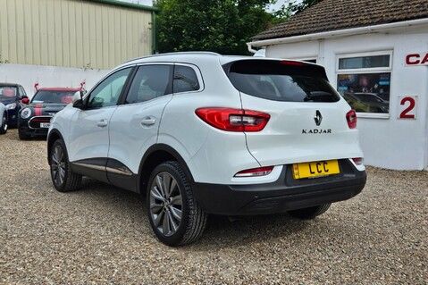 Renault Kadjar ICONIC TCE..1 OWNER..FSH..SAT NAV..CRUISE..1/2 LEATHER..REVERSING CAMERA 7