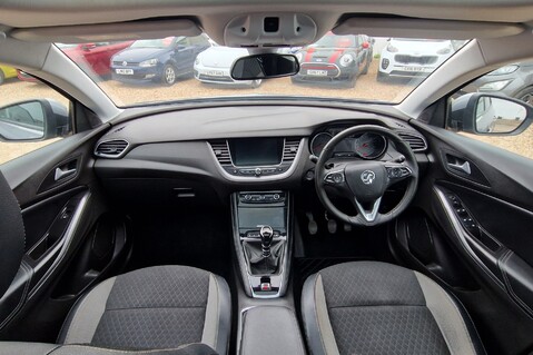 Vauxhall Grandland X SPORT NAV S/S FSH..SAT NAV..BLUETOOTH..6 SERVICES..STUNNING EXAMPLE 12