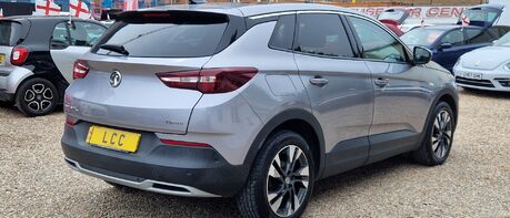 Vauxhall Grandland X SPORT NAV S/S FSH..SAT NAV..BLUETOOTH..CRUISE CONTROL..AIR CON..GLASS ROOF. 1