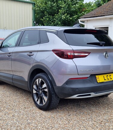 Vauxhall Grandland X SPORT NAV S/S.. FSH.. SAT NAV.. BLUETOOTH.. STUNNING EXAMPLE 3