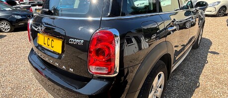 Mini Countryman COOPER..1 PREVIOUS OWNER. 7 SERVICES..PEPPER 2 PACK.SAT NAV 1