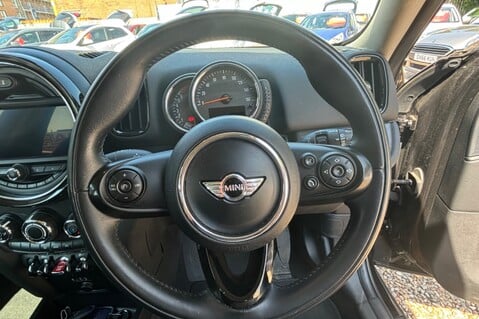 Mini Countryman COOPER..1 PREVIOUS OWNER. 7 SERVICES..PEPPER 2 PACK.SAT NAV 26