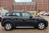 Mini Countryman COOPER..1 PREVIOUS OWNER. 7 SERVICES..PEPPER 2 PACK.SAT NAV 2