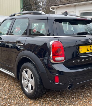 Mini Countryman COOPER..1 PREVIOUS OWNER. 7 SERVICES..PEPPER 2 PACK.SAT NAV 3