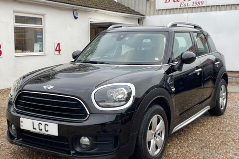 Mini Countryman COOPER..1 PREVIOUS OWNER. 7 SERVICES..PEPPER 2 PACK.SAT NAV 3