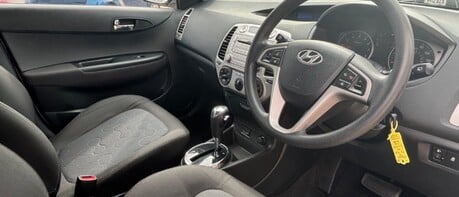 Hyundai i20 1.4 COMFORT.. 1 PREVIOUS OWNER.. AUTOMATIC..12 SERVICES.. 1