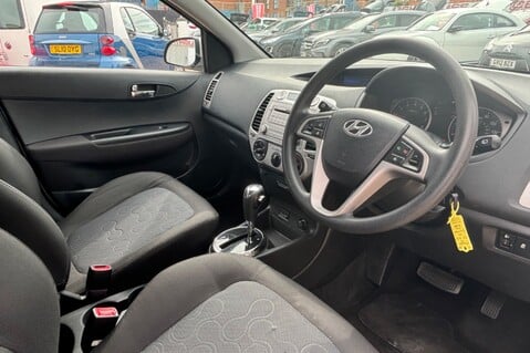 Hyundai i20 1.4 COMFORT.. 1 PREVIOUS OWNER.. AUTOMATIC..12 SERVICES.. 5