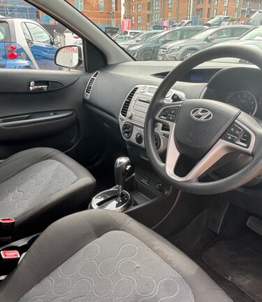 Hyundai i20 1.4 COMFORT.. 1 PREVIOUS OWNER.. AUTOMATIC..12 SERVICES.. 3