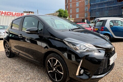 Toyota Yaris VVT-I DESIGN..1 PREVIOUS OWNER..SAT NAV..DAB RADIO..STUNNING EXAMPLE 1