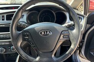 Kia Ceed VR7.. ..8 MAIN DEALER SERVICES AIR CON BLUETOOTH 9