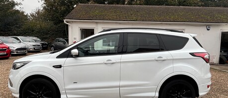 Ford Kuga ST-LINE TDCI..AUTOMATIC..SUNROOF..6 SERVICES..1 PREVIOUS OWNER..BLUETOOTH 1