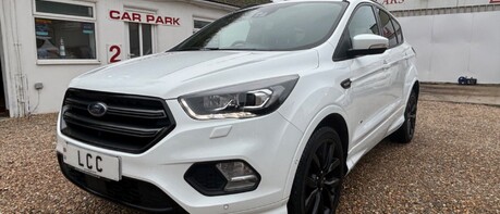 Ford Kuga ST-LINE TDCI..AUTOMATIC..SUNROOF..6 SERVICES..1 PREVIOUS OWNER..BLUETOOTH 1
